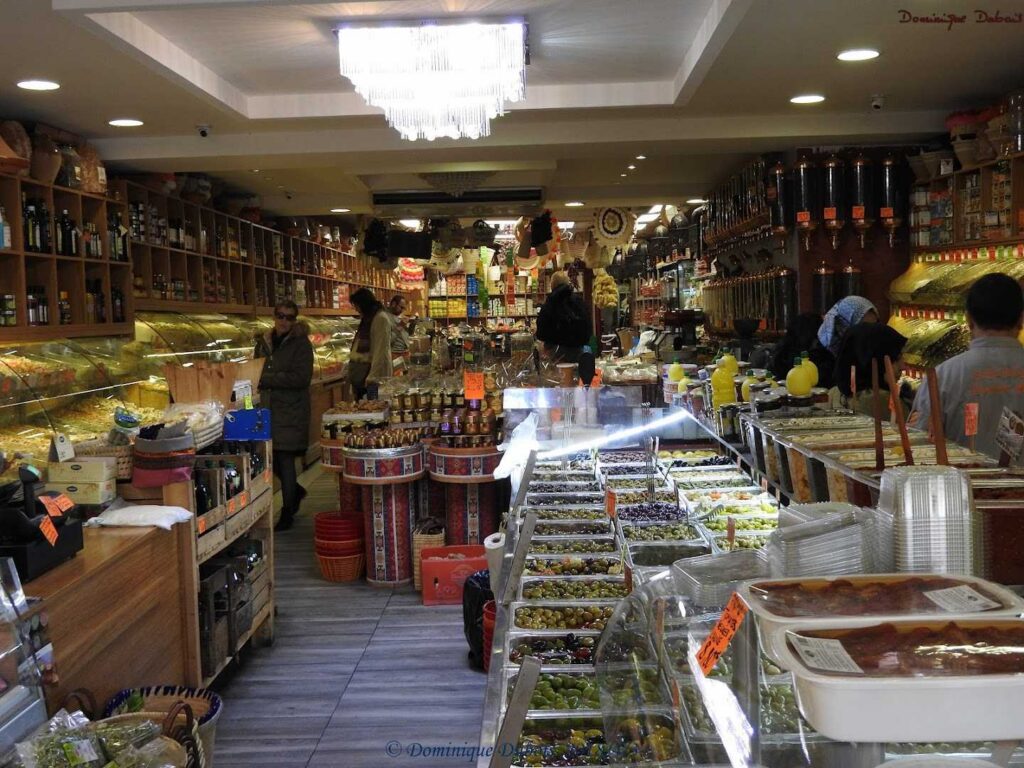 Shopping At Saladin Épices Du Monde