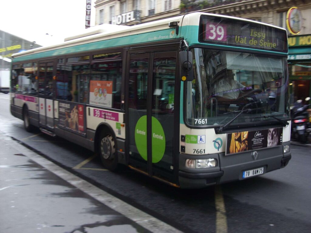 Bus 39 By Ratp