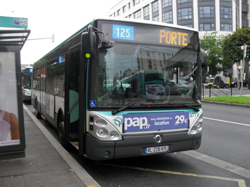 Bus 125 By Ratp