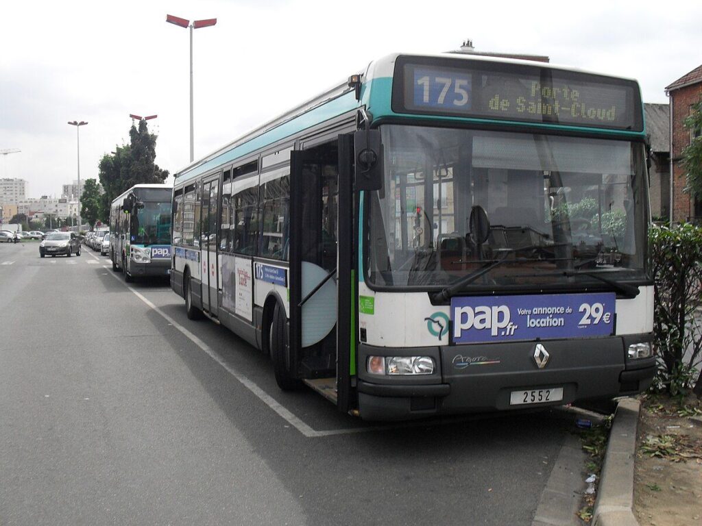 Bus 175 By Ratp