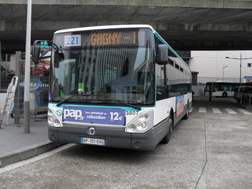 Bus 221 By Ratp