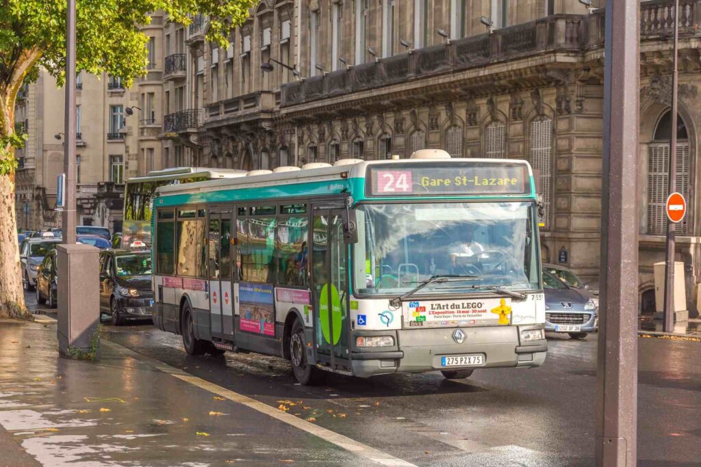 Bus 24 By Ratp