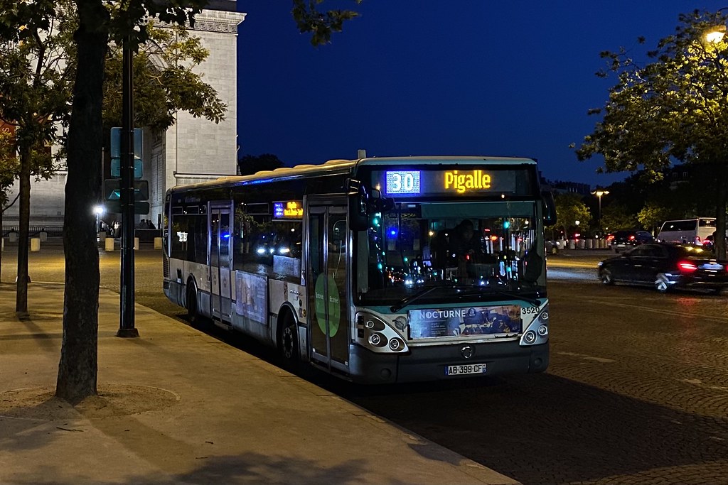 Bus 30 By Ratp