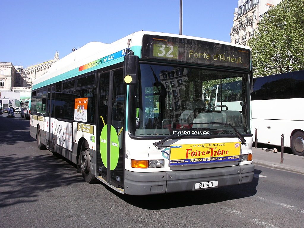 Bus 32 By Ratp