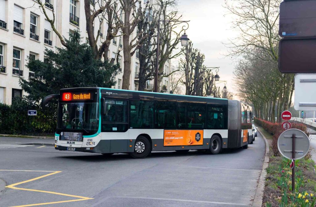 Bus 43 By Ratp