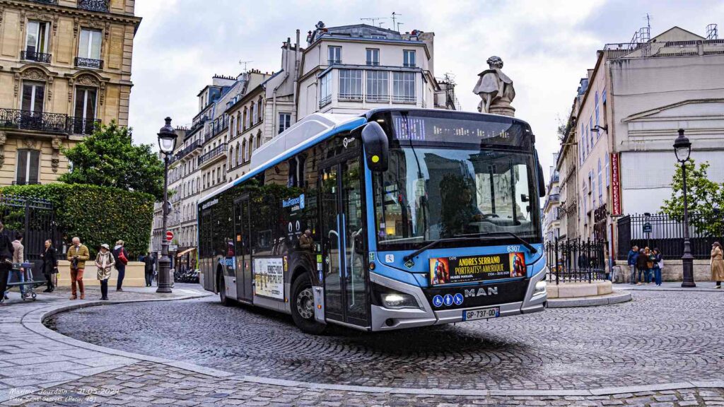 Bus 54 By Ratp