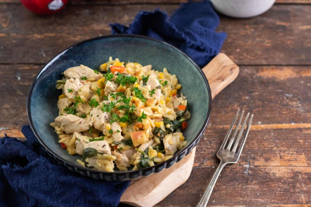 Poulet Au Fromage Et à L’orzo En Une Seule Casserole