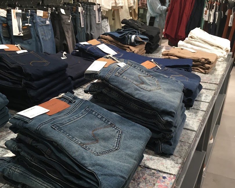 Denim Stocks On Jules – Paris, Nouveau Forum Des Halles