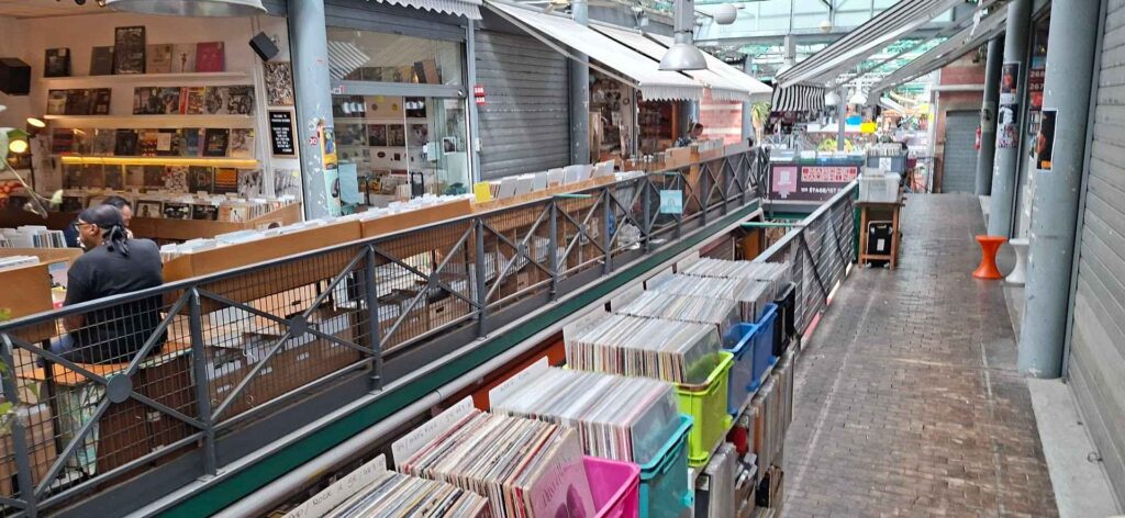 Marché Aux Puces De Saint Ouen
