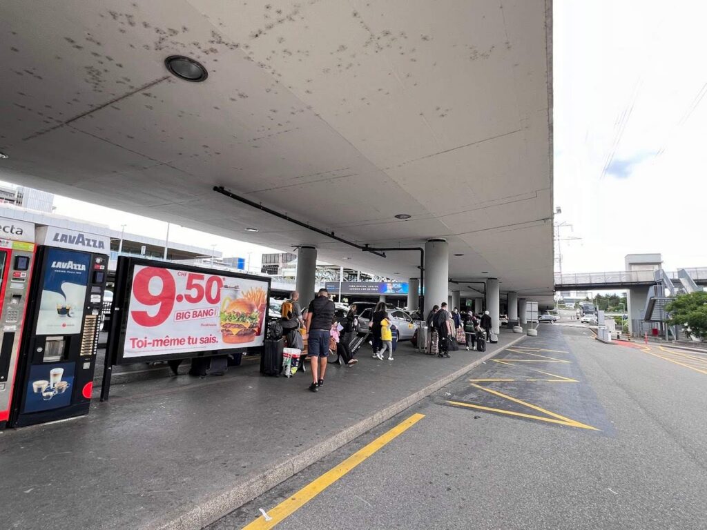 Arrêt De Bus De L'aéroport De Genève