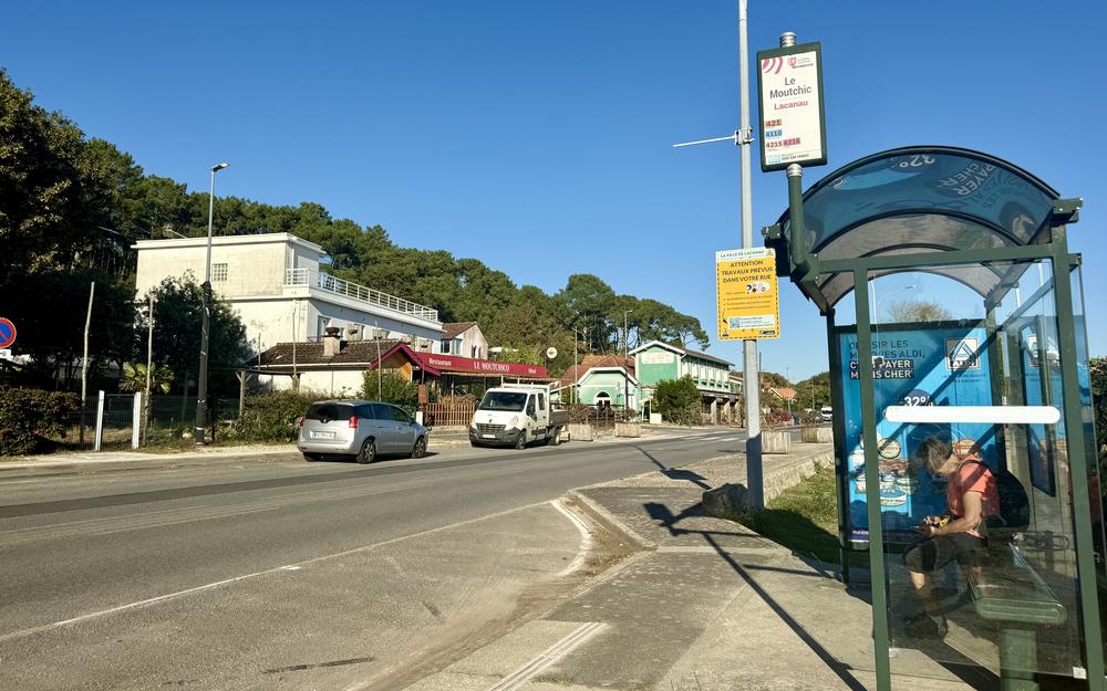 Arrêt De Bus De Lacanau