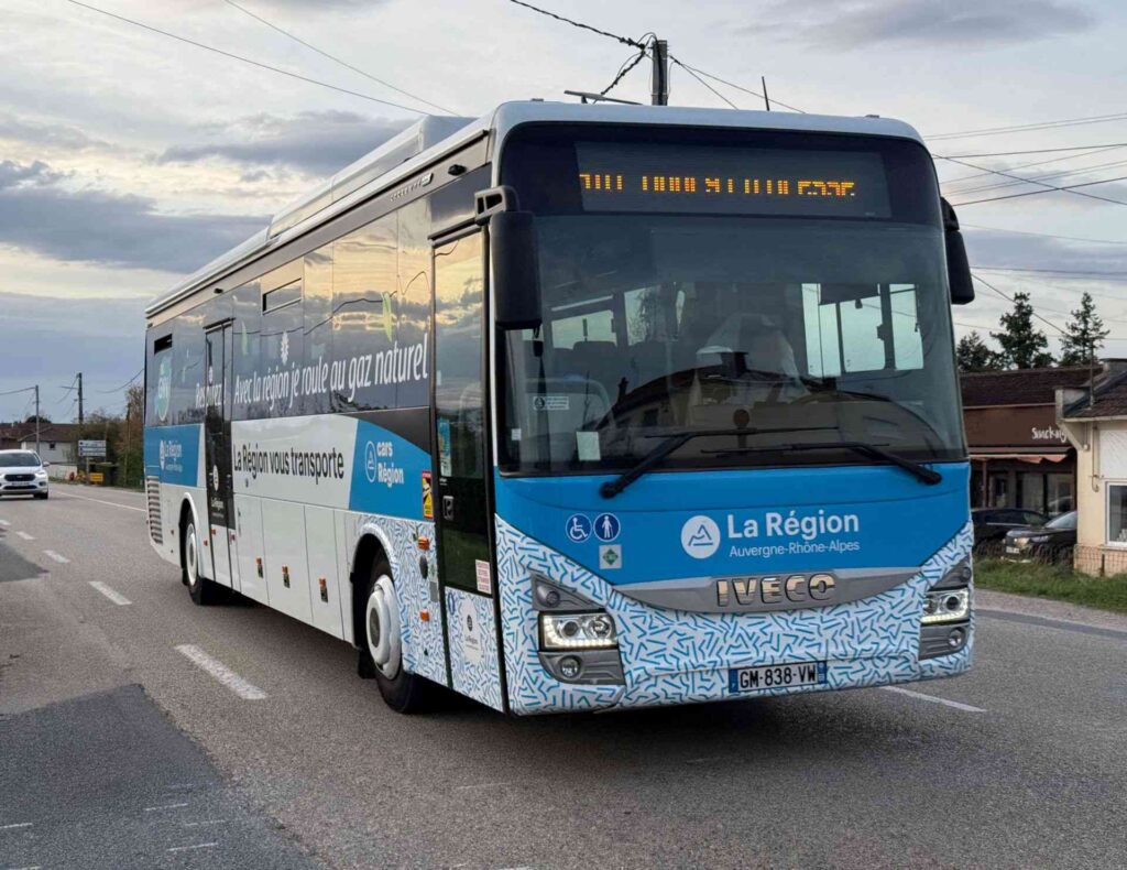 Bus A18 De Cars Région De L'ain