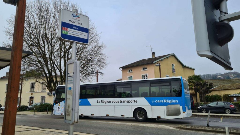 Montluel Bus Stop