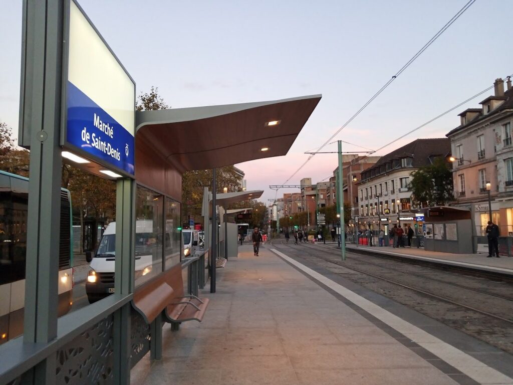 Arrêt De Tramway Marché De Saint Denis
