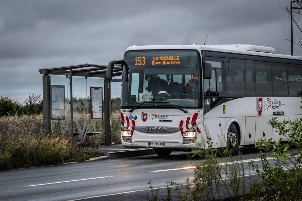 Bus 153 De Nouvelle Aquitaine
