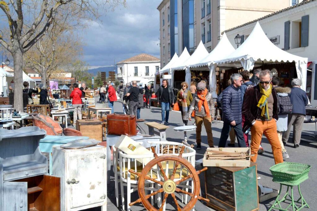 Foire Internationale Antiquités & Brocante De L'isle Sur La Sorgue