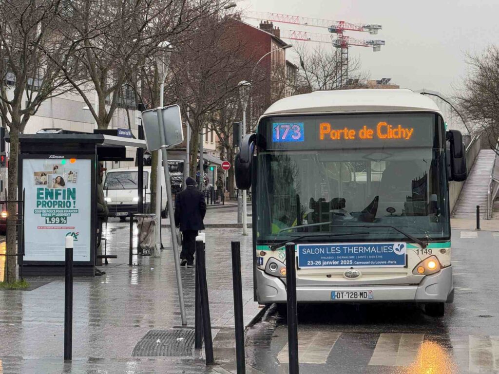 La Courneuve – Arrêt De Bus Du 8 Mai 1945