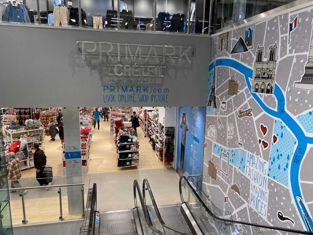 Les Multiples Étages De Primark Créteil Soleil