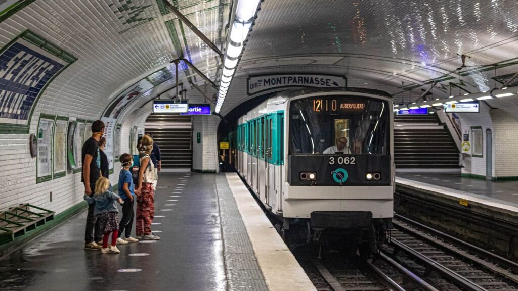 Métro Ligne 12 Par Ratp