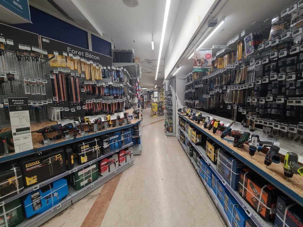 Outillages Chez Castorama Paris Place De Clichy