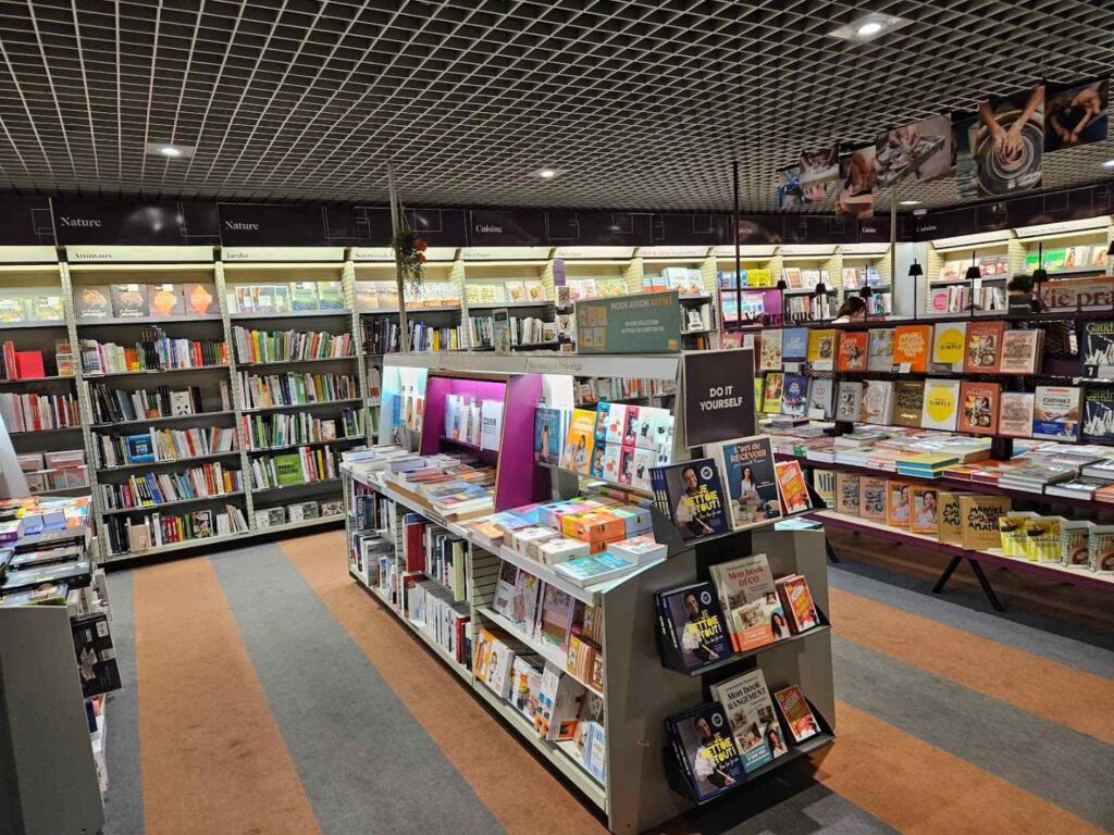 Section Littérature Livres à La Fnac Bordeaux