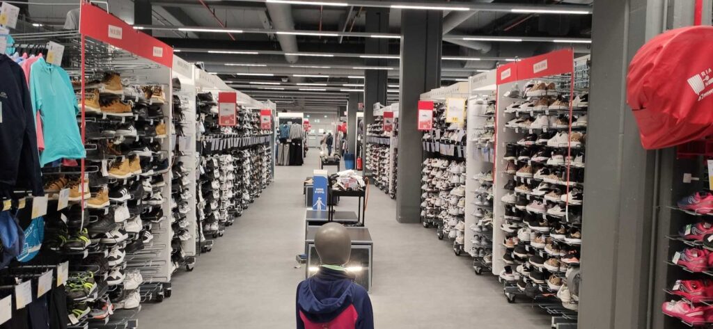 Vaste Collection De Chaussures Chez Decathlon Nantes Atlantis Saint Herblain