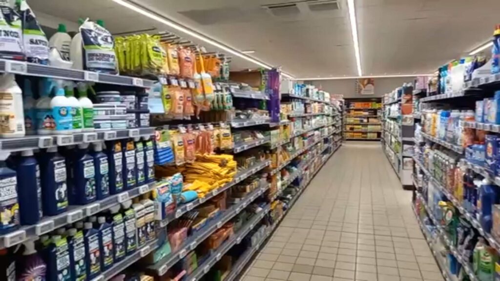 Auchan Supermarché Garibaldi Lyon Photos