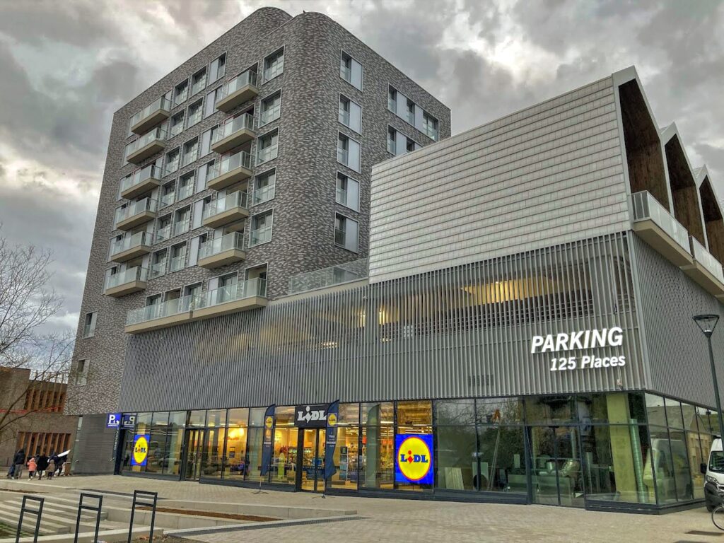 Lidl 4 Place Assia Djebar 35000 Rennes France