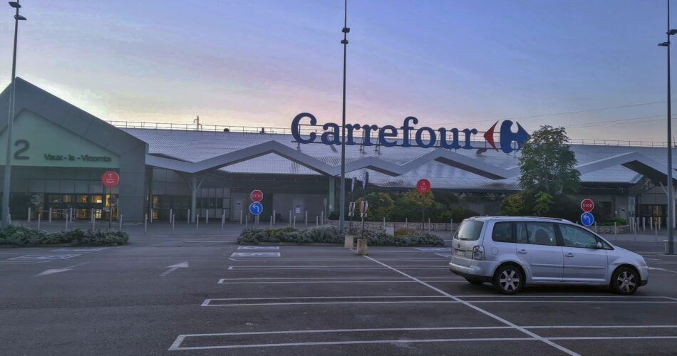 Carrefour France New Cover
