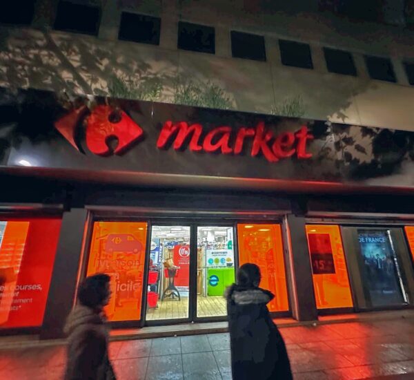 Carrefour Paris New Cover