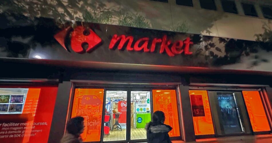 Carrefour Paris New Cover